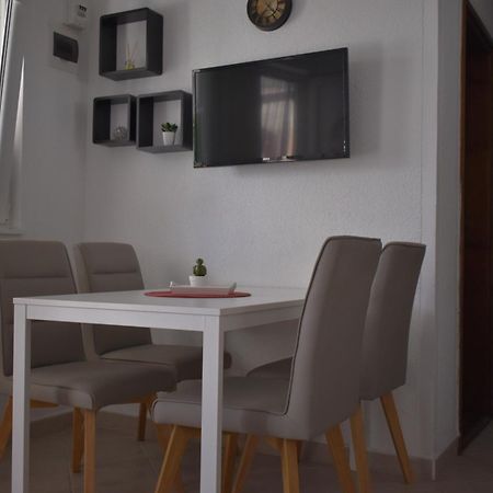 Apartmani Cvangic ヴィル エクステリア 写真